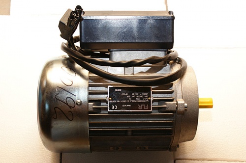 00192 MOMO Мотор привода щетки 230В, LAVAMATIC 501-503, CT 55-70